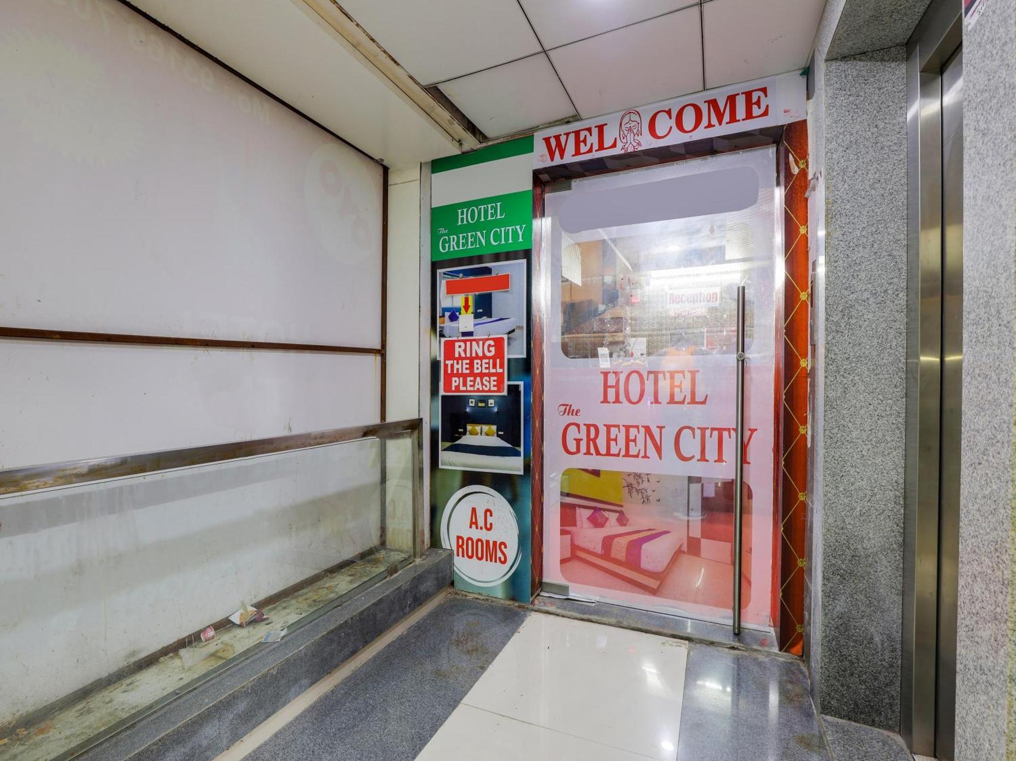 Hotel O Green City Surat Exterior foto