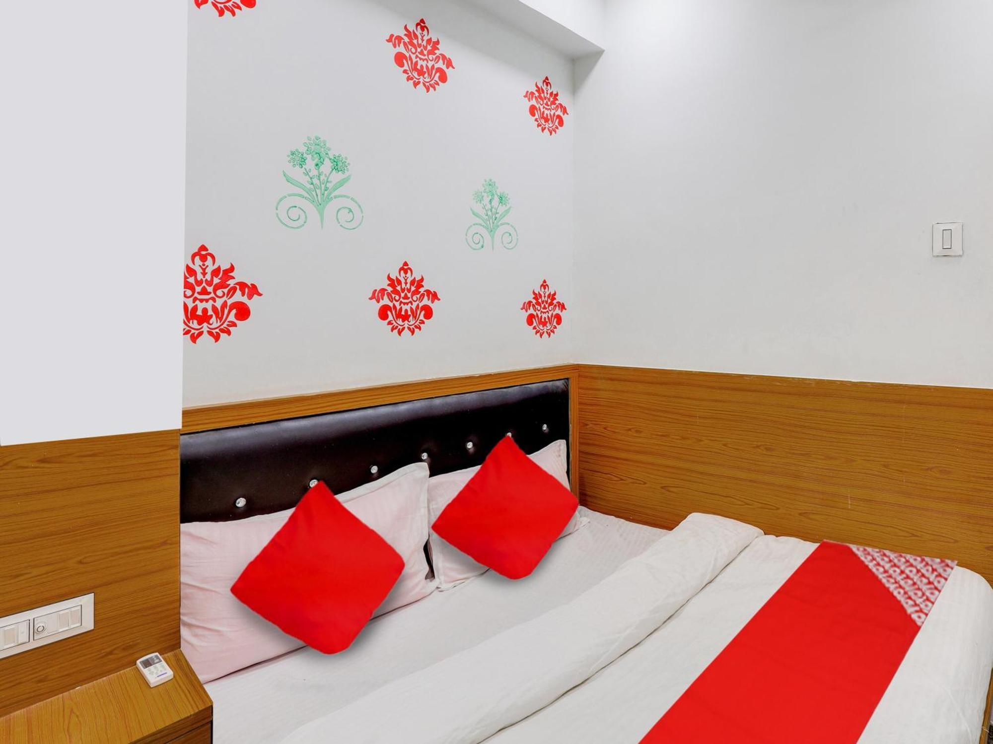 Hotel O Green City Surat Exterior foto