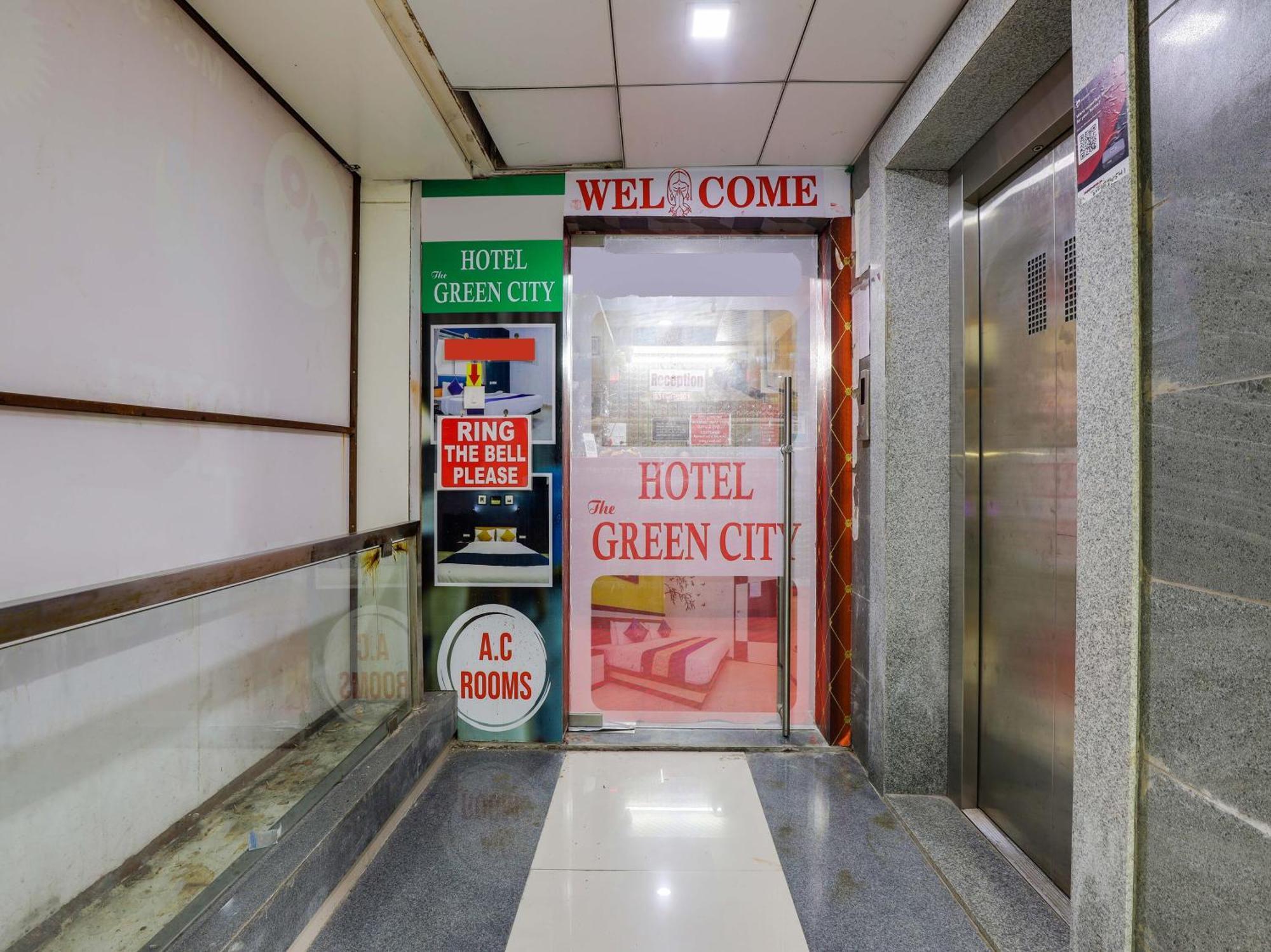 Hotel O Green City Surat Exterior foto